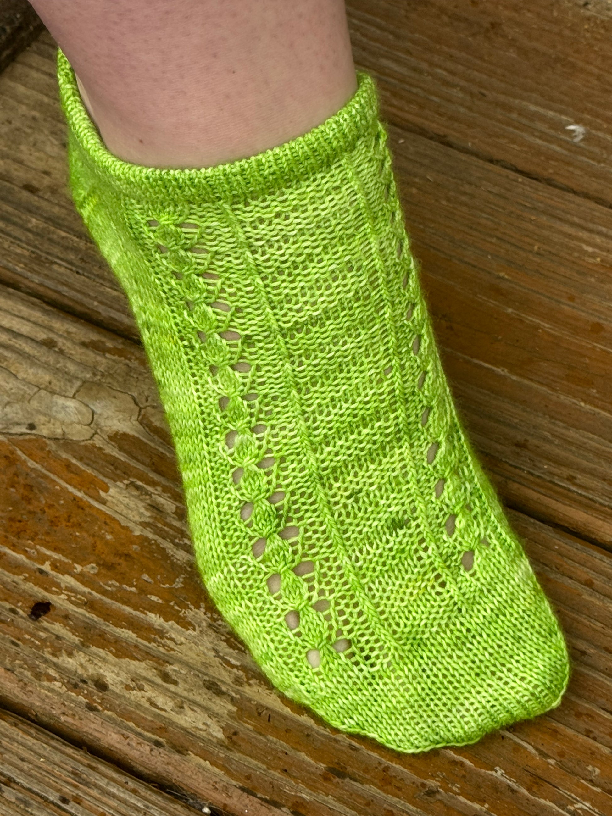 Flume Socks PDF Knitting Pattern - Granite State Yarns