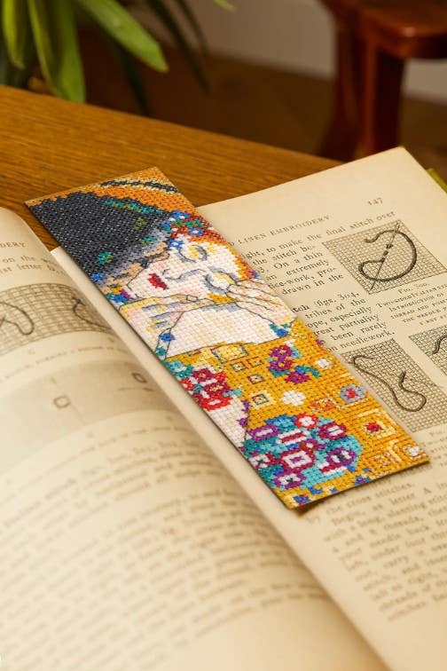 The Kiss by Gustav Klimt Cross Stitch Bookmark Kit BK1999