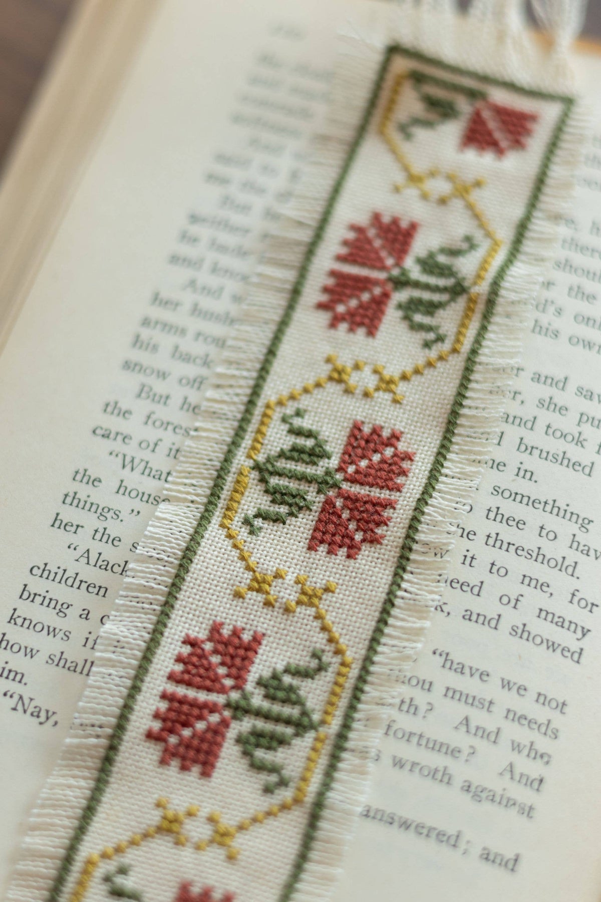 Folk Fabric cross stitch bookmark kit Ivory - Granite State Yarns