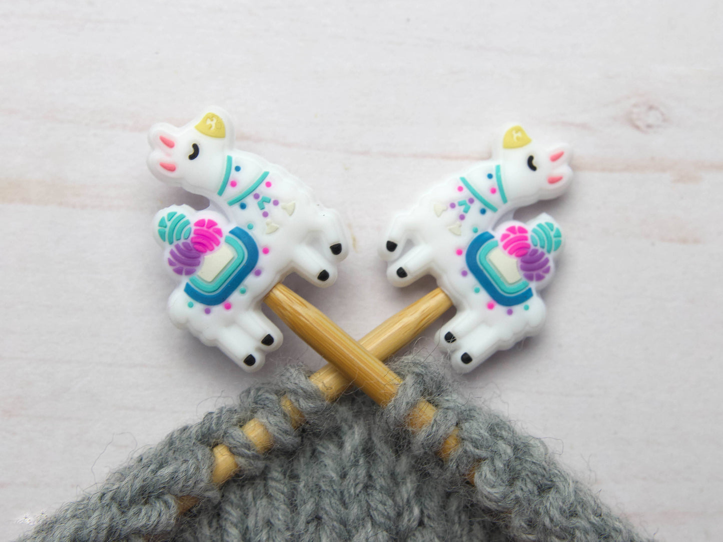 *Small Hole* Yarn Loving Llama | Stitch Stoppers